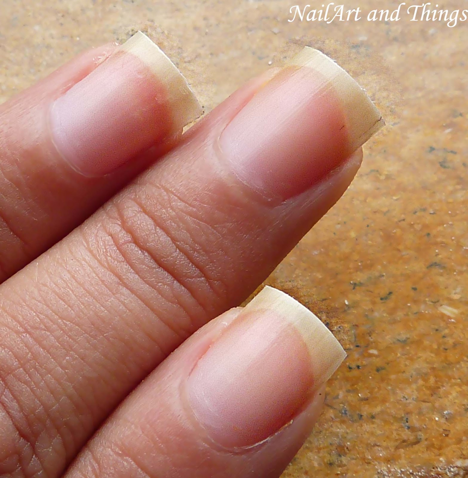 Можно ли подпиливать ногти. Форма ногтей квадрат. Неправильная форма ногтей на руках. Формы подпила ногтей.