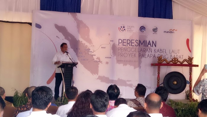 Penggelaran Kabel Optik Segmen Bawah Laut Palapa Ring Barat Resmi Dimulai