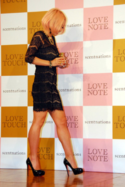 Kumi Kehovah steps out to promote perfume. Looks on point | randomjpop.blogspot.co.uk