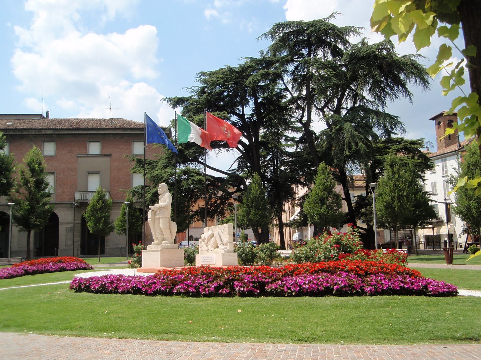 More Italy and beyond Cremona, Fidenza