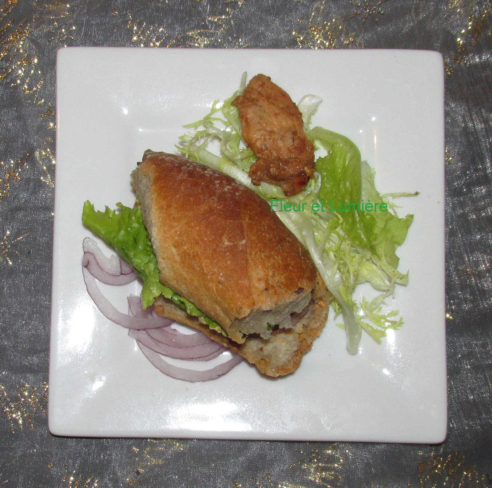 Fleur et Lumière Kebab maison, baguette en épi, poulet mariné, salade