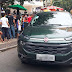 Mulher morre e sua mãe fica gravemente ferida após batida entre carro e ônibus em Salvador