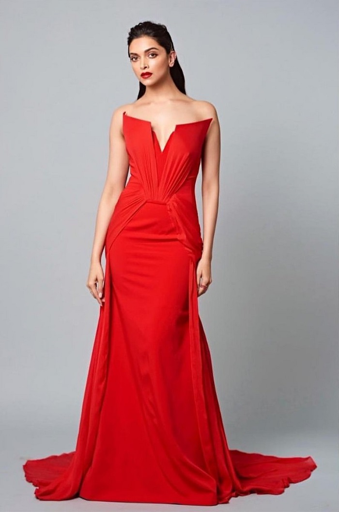 Catch these latest pics of Deepika Padukone, Kriti Sanon and Nora