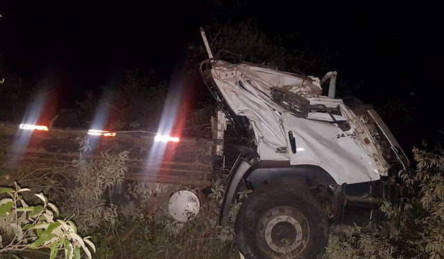 Piritiba: Caminhão capota e deixa um morto na BA-052, próximo a Porto Feliz