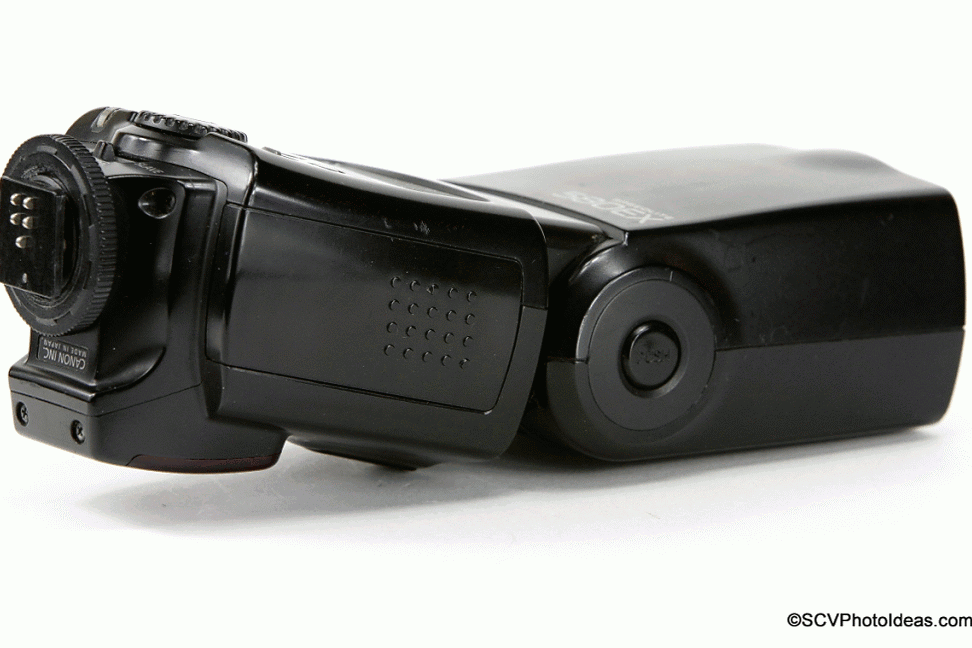 Canon Speedlite 580EX battery compartment loading