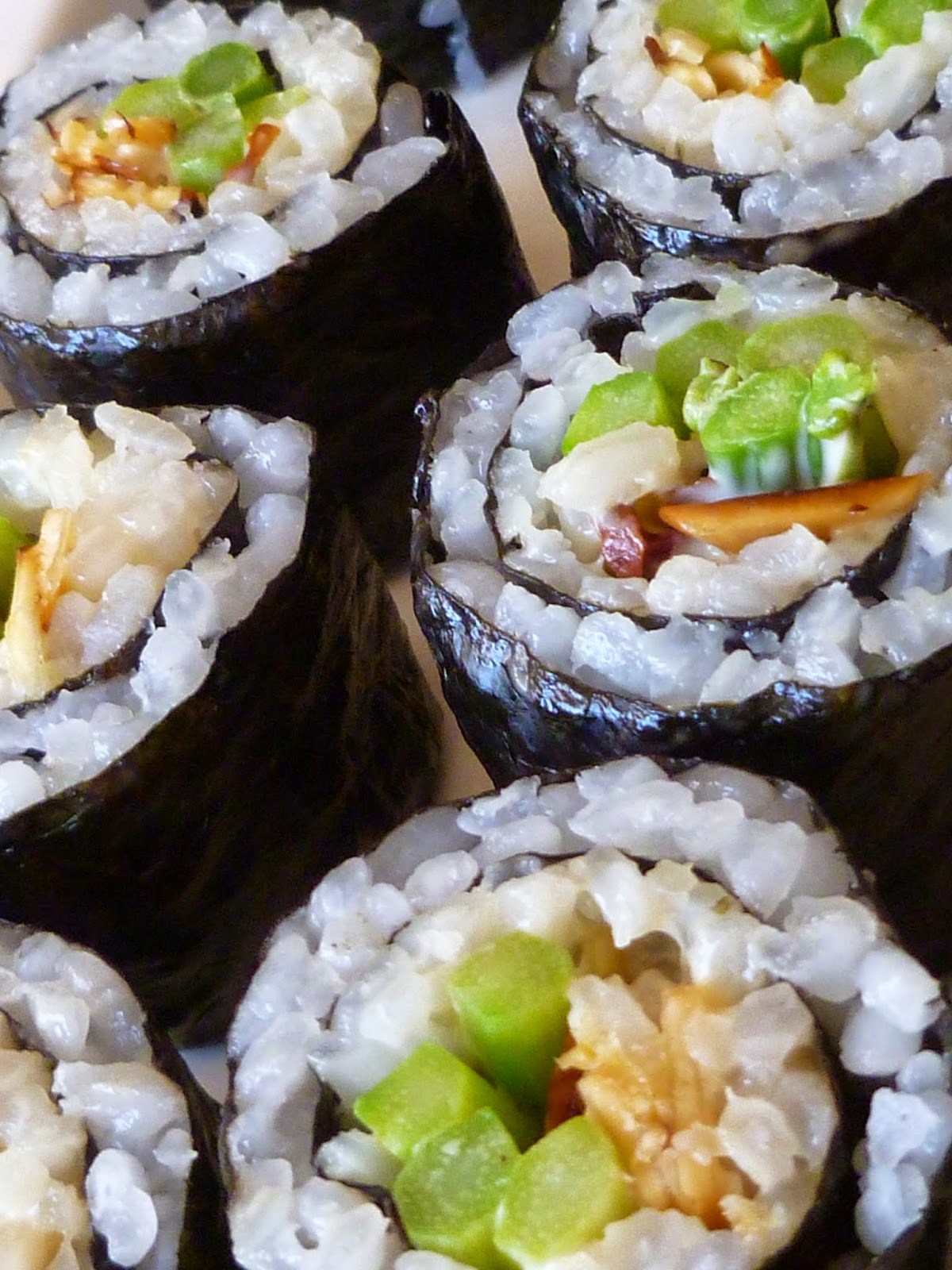 the cat and the bee Asparagus Sushi