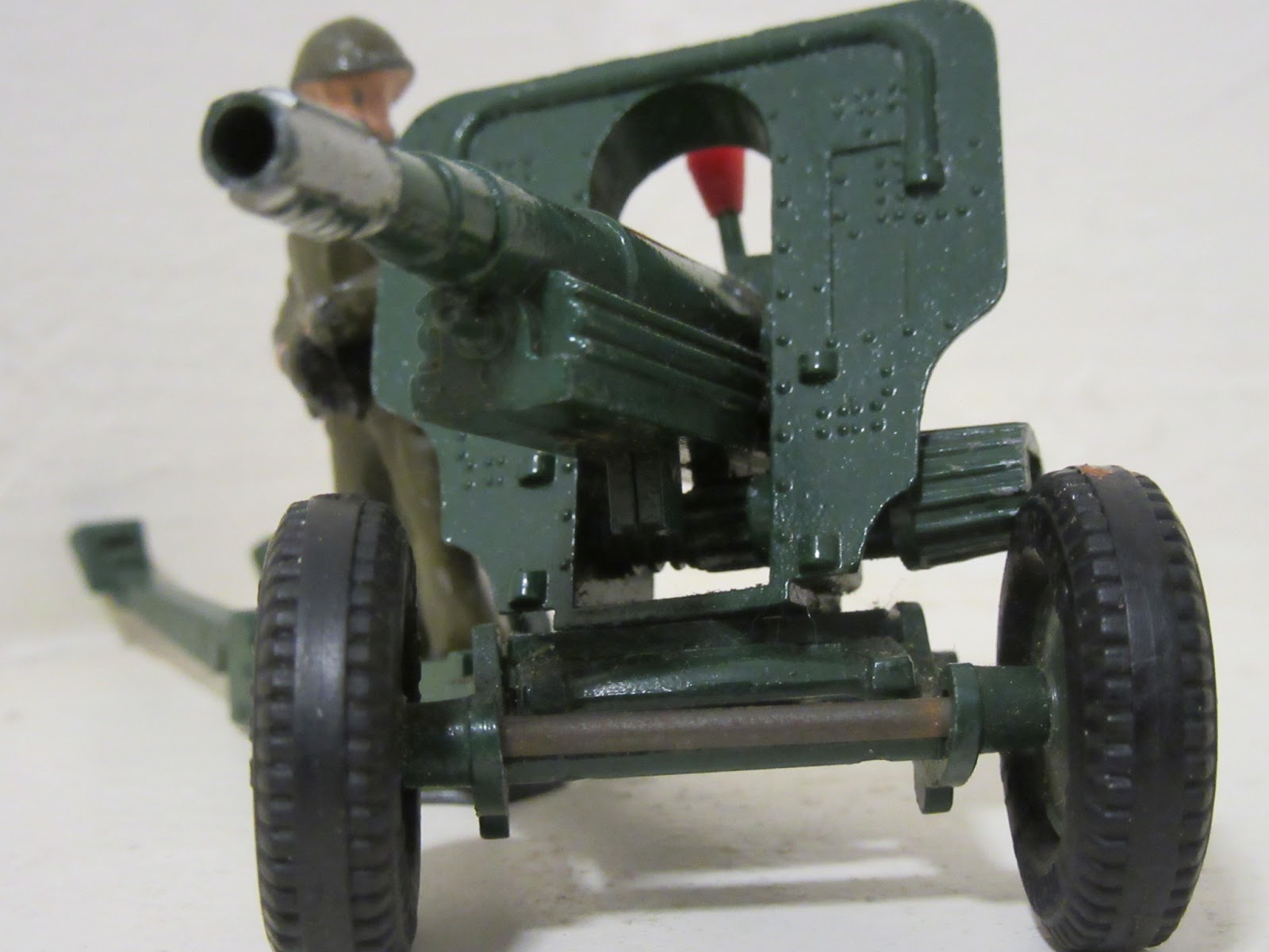 Toy soldiers and real battles Cannon OTO Melara Mod 56 105mm