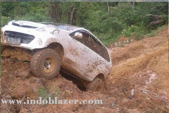 Avanza 4x4: Petualangan Tanpa Batas di Jalanan Tertantang