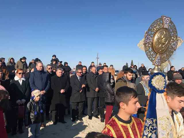 Με λαμπρότητα & θρησκευτική μεγαλοπρέπεια ο εορτασμός των Θεοφανίων και ο Καθαγιασμός των υδάτων στο Δήμο Κατερίνης