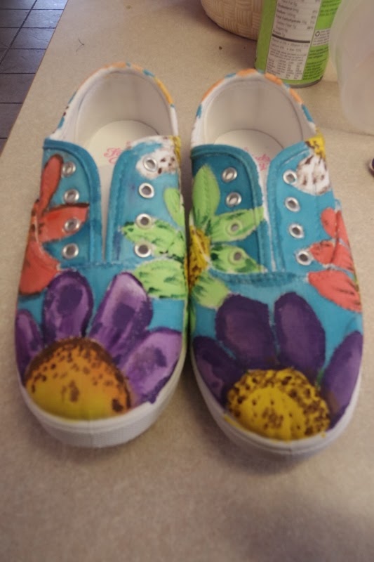 Alice's Grand Adventures: wearable art 1: the shoe painting project