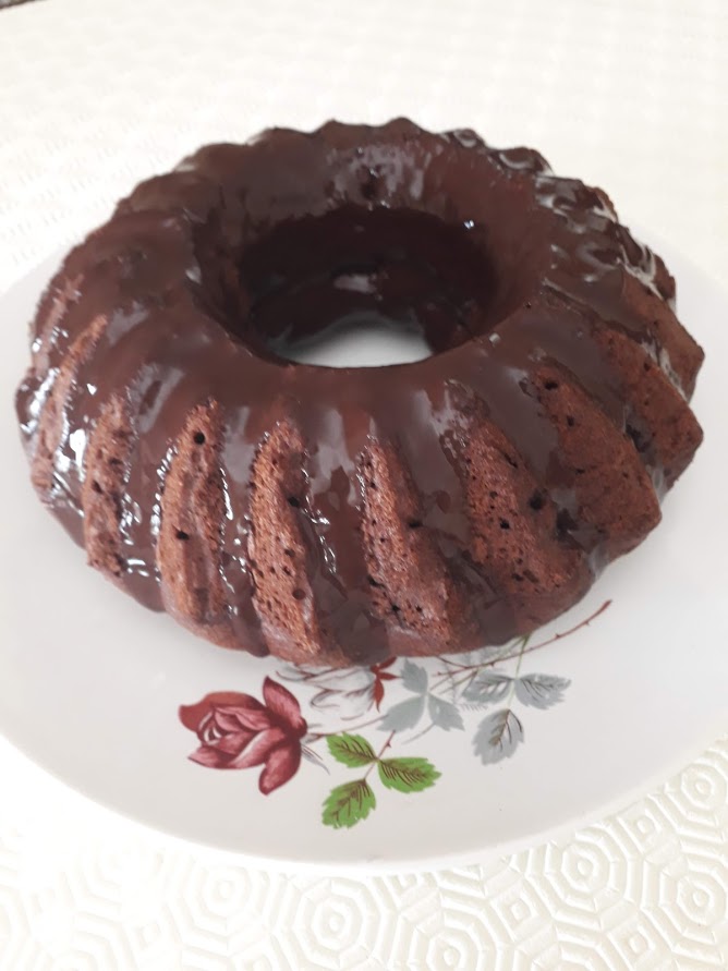 SARI MUTFAK LABNELİ KAKAOLU KEK