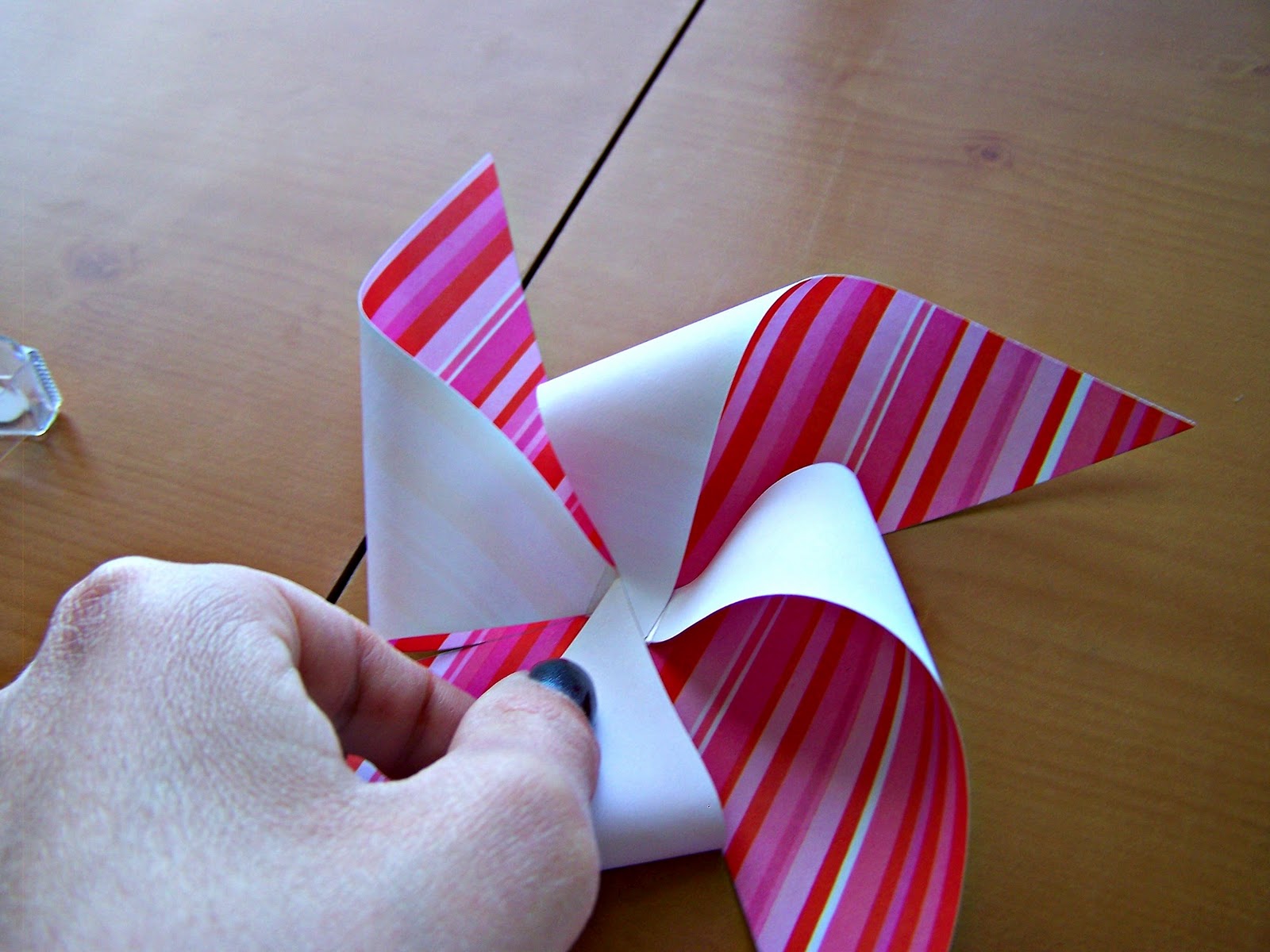 Mariah's Creations Making Pinwheels {Tutorial}