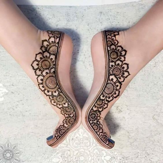 24 Stunning Feet Mehndi Designs for the Bride Bling Sparkle