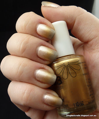 Beige, gold and taupe mani