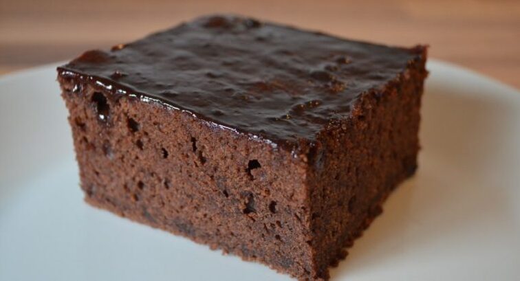 Schweizer Schokoladenkuchen (einfach und schnell) - holabys