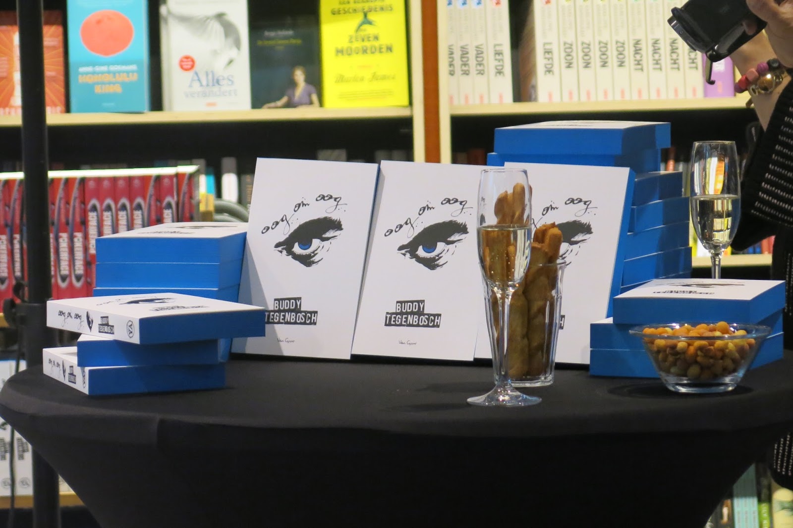 Thrillerlezersblog: Boekpresentatie Oog om oog van Buddy Tegenbosch