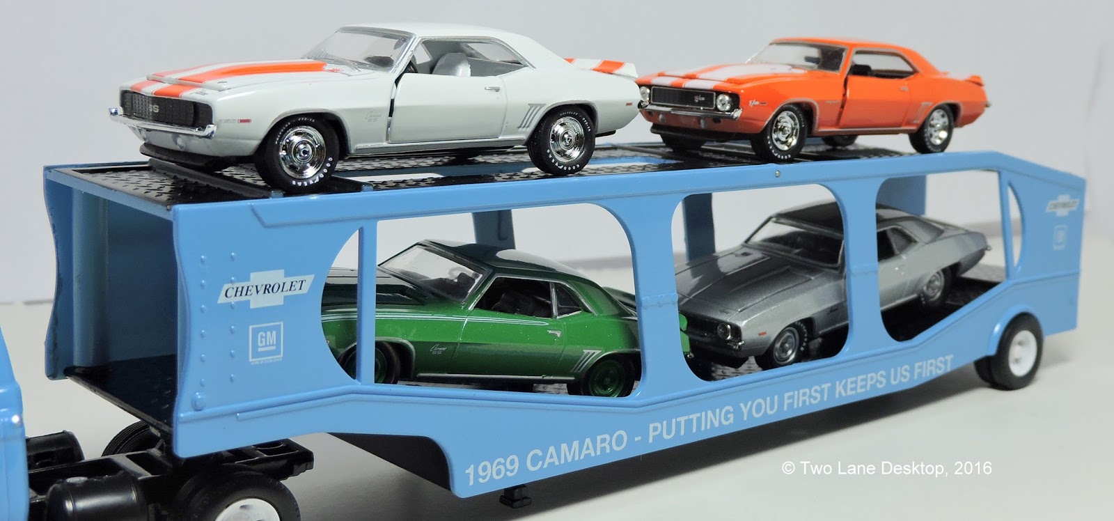 M2 Machines Father's Day AutoHaulers 1969 Camaro's