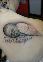 tatuaje de madre retrato del bebe fallecido
