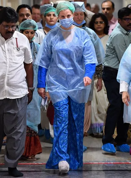 The Countess met with mothers caring for their premature babies at Niloufer Hospital in Hyderabad