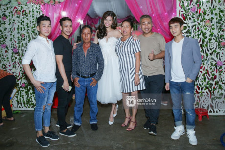 Du tiec nhom ho vang mat Mac Hong Quan, Ky Han van tuoi cuoi hanh phuc nhu the nay! - Anh 14