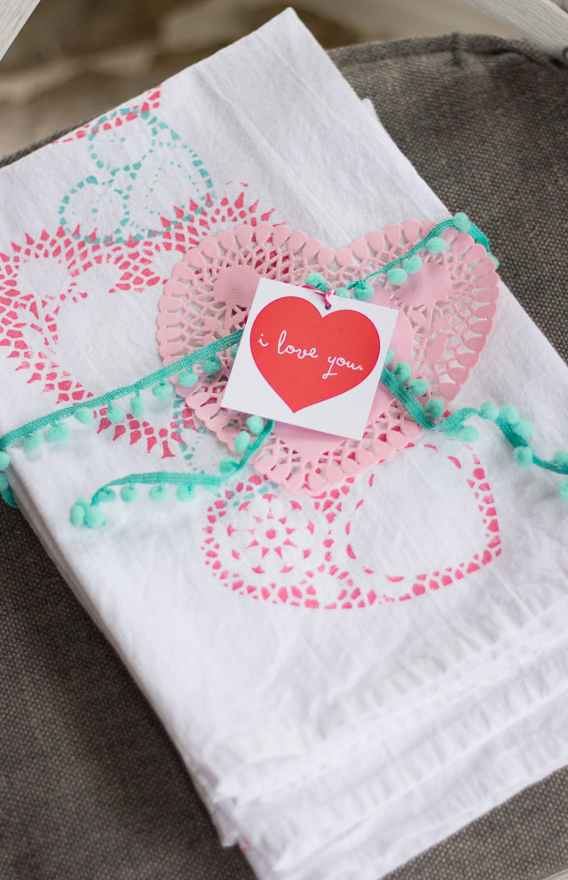 Heart doily stamped tea towels make the sweetest Valentine's Day gift! | http://www.designimprovised.com