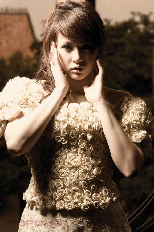 Swimsuit Bikini Model: Foto Astrid Fransisca di Majalah Popular