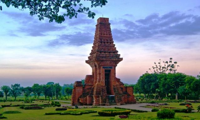 Candi Bajang Ratu