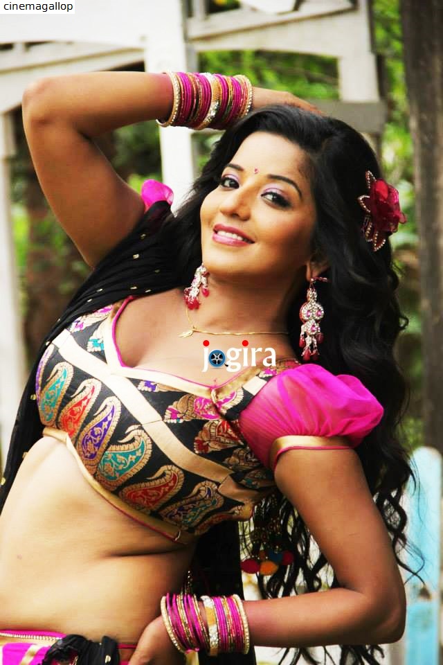 Bhojpuri Actress Monalisa's Sexy Bikini Photos-Top 30 Hot Cleavage  Images Seduces everyone(HD Navel Gif included)