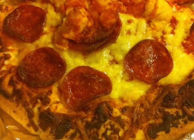 GrubPug REVIEW Freschetta Naturally Rising Crust Pepperoni Pizza digiorno-barcode