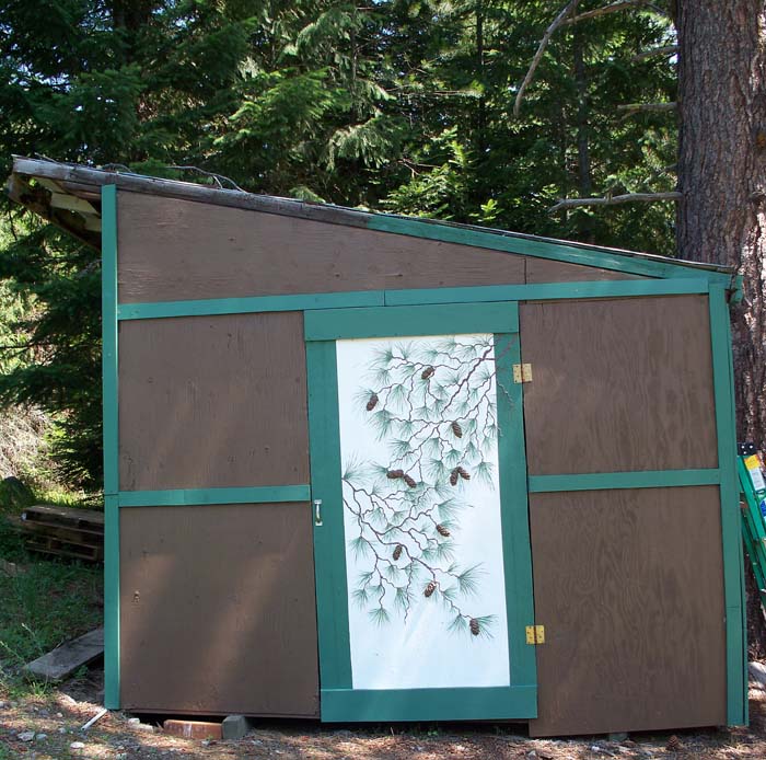 Victoria Larsen's Decorating with Class Give Your Old Shed a Dramatic