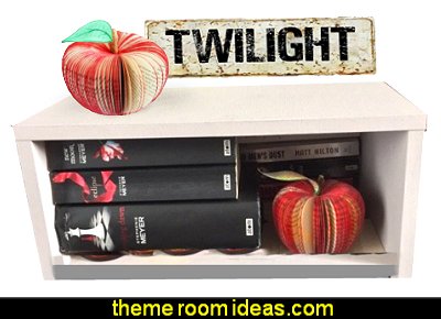 Twilight Red Apple - Handmade from Twilight Saga Book twilight bedroom decorating ideas - twilight bedroom decor - twilight bedroom ideas - twilight saga home decor - twilight saga themed bedroom ideas - bedding ideas for a twilight bedroom - twilight jacob bedroom ideas - twilight edward bedroom decorating ideas - twilight bella swan bedroom ideas - Twilight Edward vampire bedroom - Twilight wolf bedroom Jacob bedroom ideas - Twilight Saga Movie Posters - Twilight themed bedroom for teens - movie themed bedroom ideas Twilight Red Apple - Handmade from Twilight Saga Book