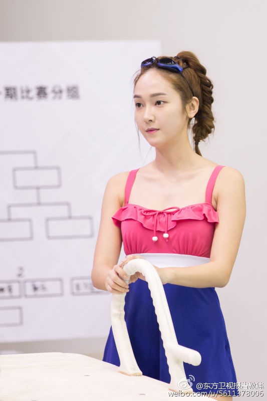 Jessica spotted filming for a Chinese variety show