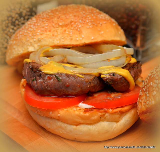 JOM.MAKAN.LIFE. BURGERS AND LA MARCHÉ MORE AT CHECKERS CAFÉ