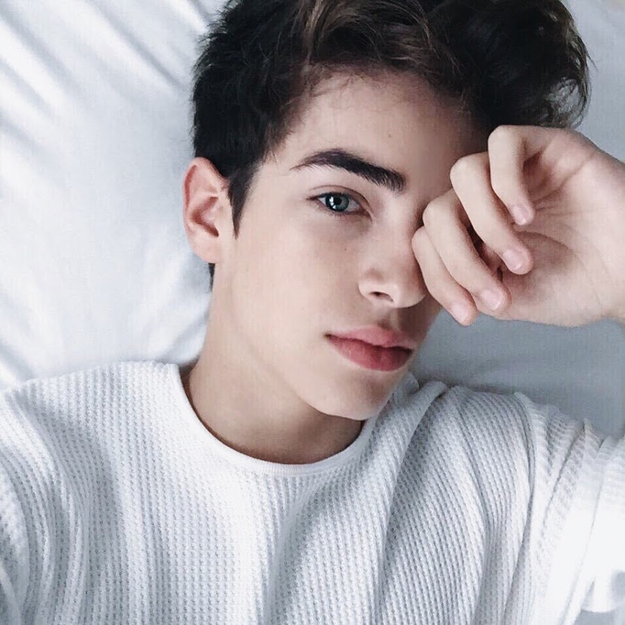 Biodata Manu Rios adindapma