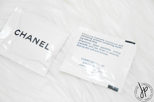 two packs cleansing towelettes