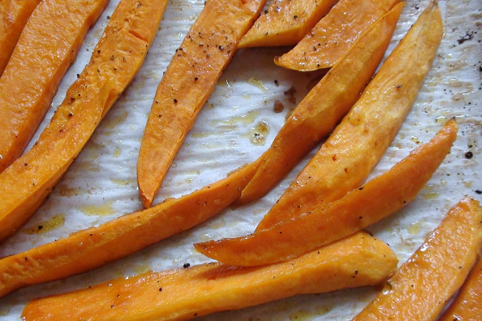 zsuzsa is in the kitchen OVEN ROASTED SWEET POTATO FRIES