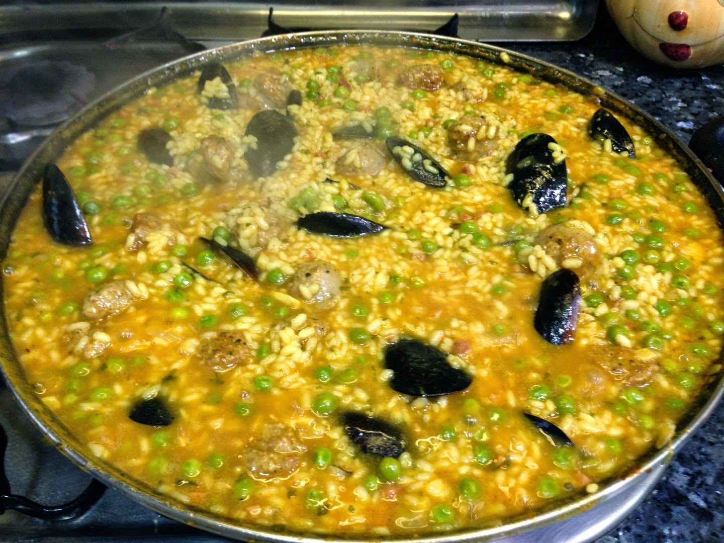 Cocina 3 Generaciones PAELLA DE BUTIFARRA Y MEJILLONES