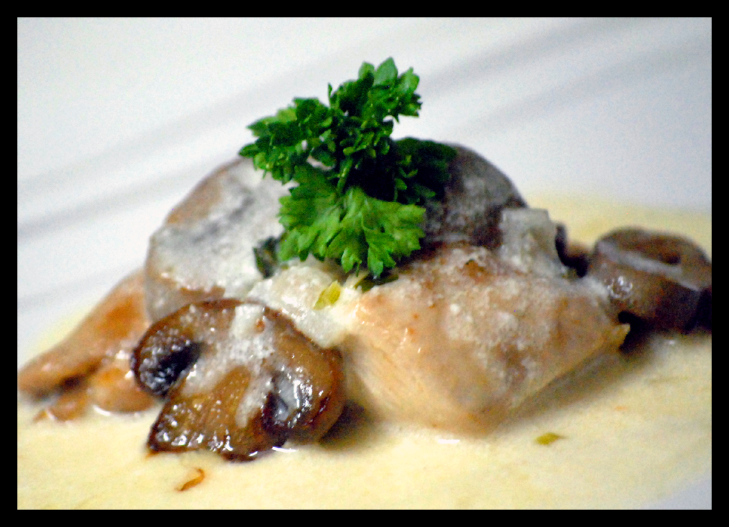 Roz Ka Khana: Chicken and Mushroom in Cream Sauce