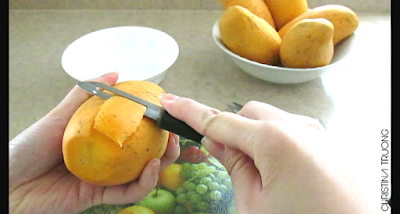 Christina Truong: Easy Way To Peel A Mango