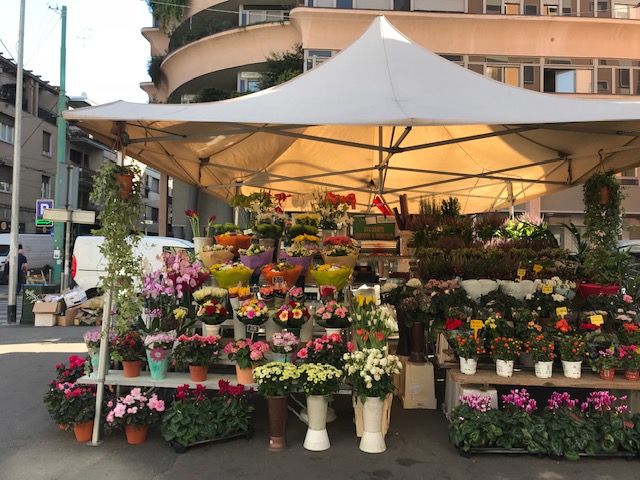 ミラノの街の花屋さん