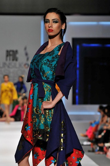 Pakistan Fashion Week 2011 | Royal Wedding Middleton