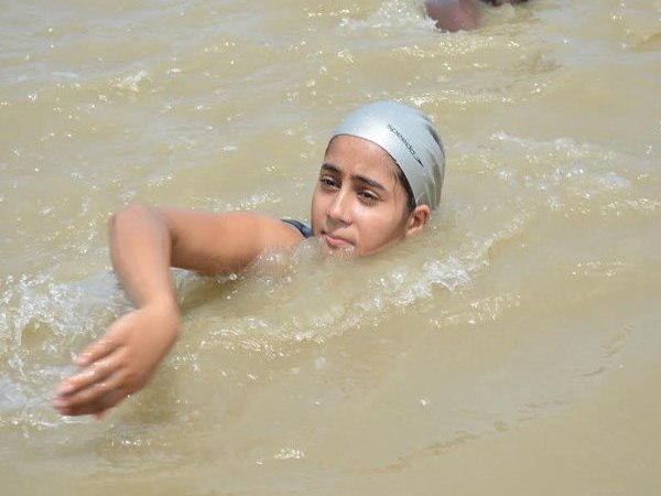 Shraddha Shukla 11 year old girl will swim from Kanpur to Varanasi, a distance of 570km in 10 days was fake fraud