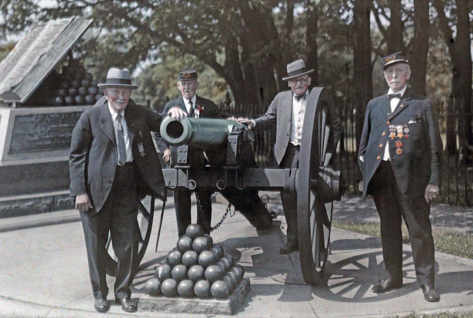 Gettysburg National Military Park, Gettysburg, Pennsylvania — Veterans of the Civil War pose at High Water Mark Memorial. 1931.