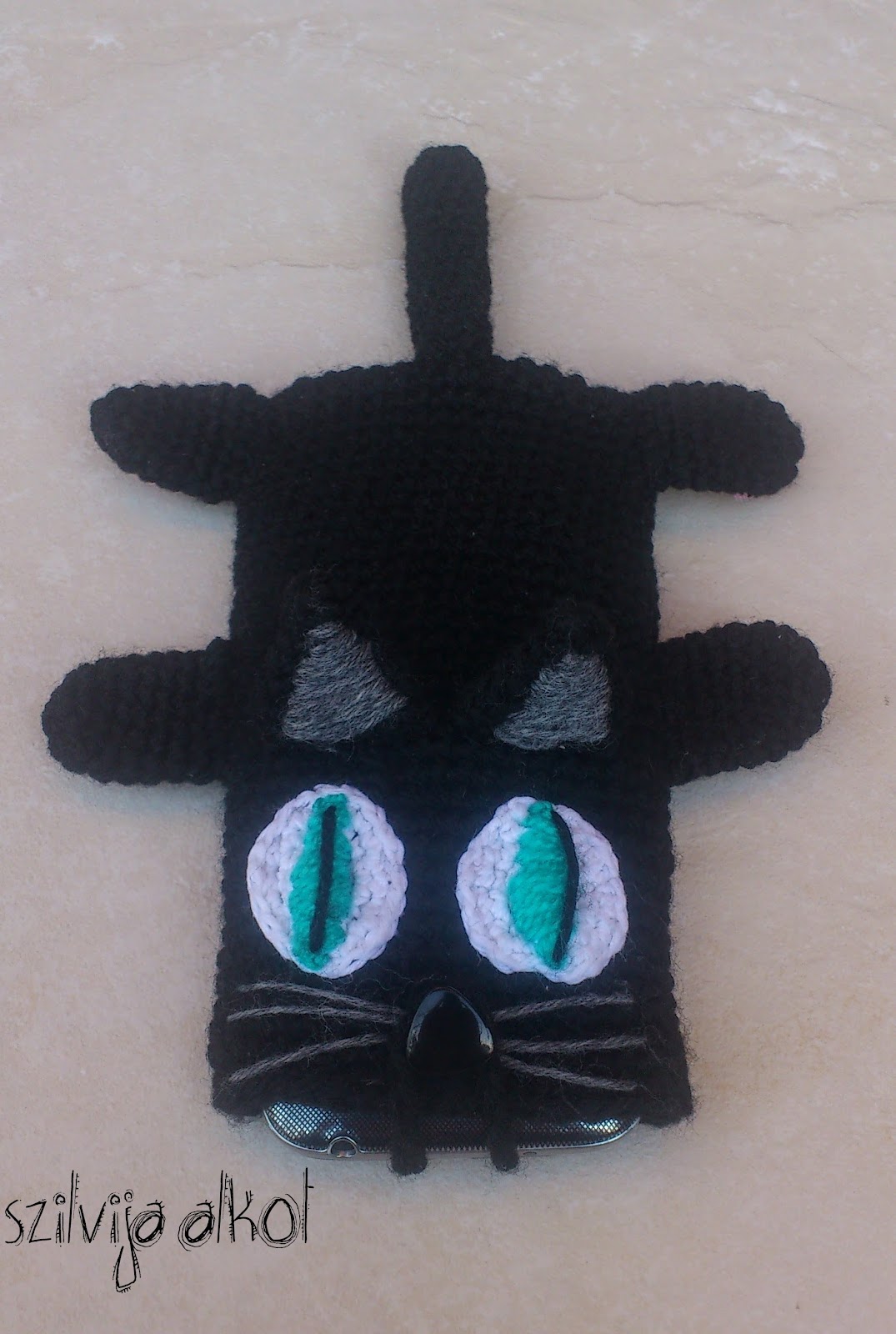 Szilvija Alkot: Macskás telefontok