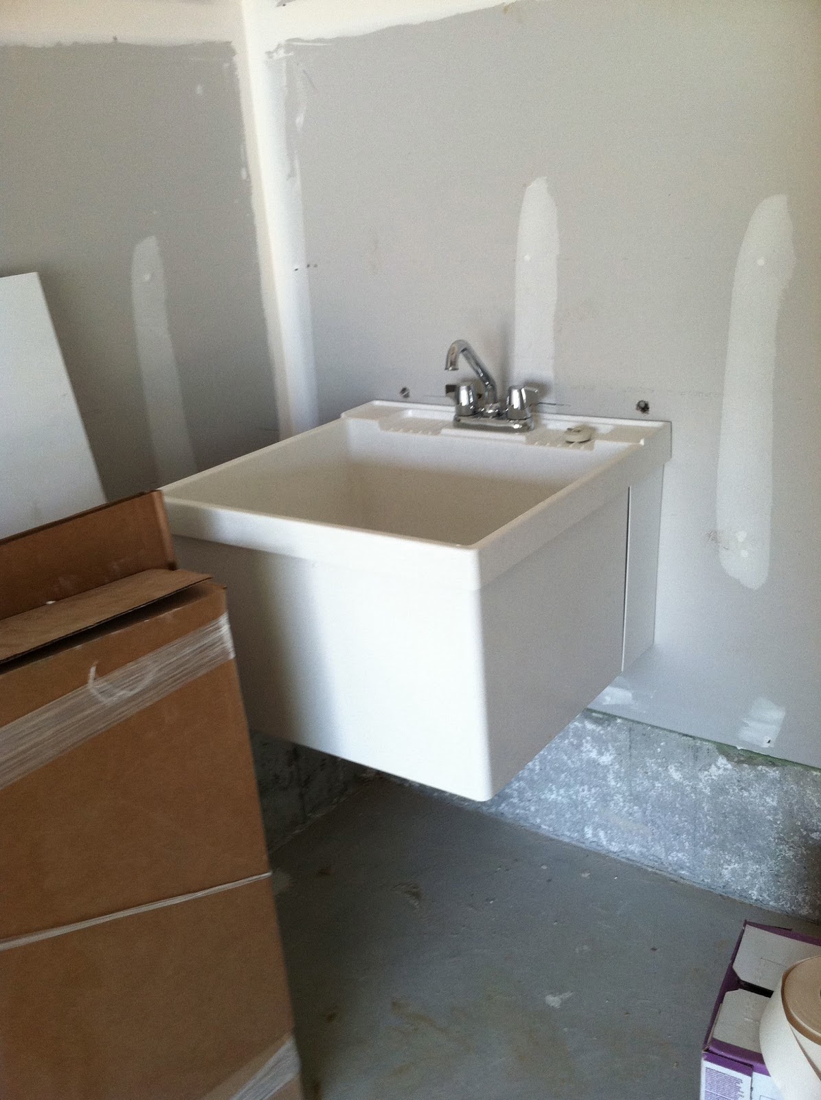 The Ravenna Rant 9 Laundry Tub