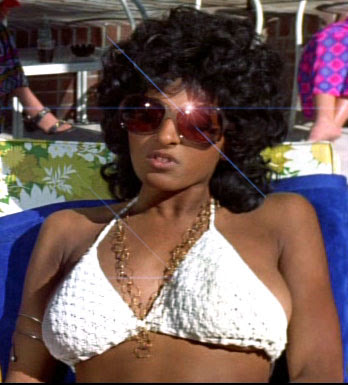 Sexy Pam Grier: Pam Grier at the swimming pool in bikini