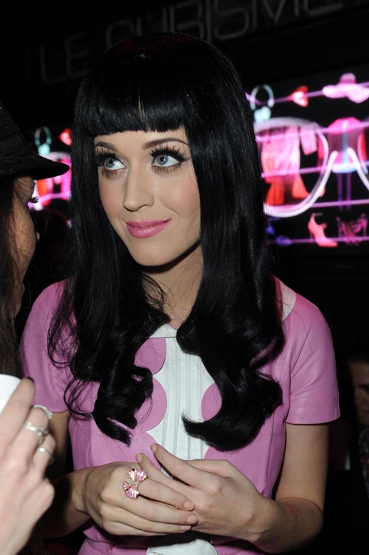 Katy Perry Latest Cute HD Photos in Vogue Sunglasses in E.T. Video