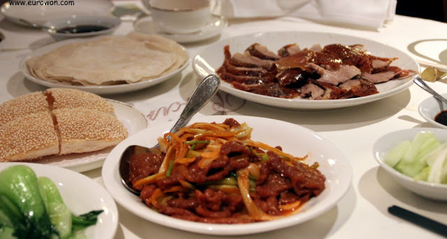 Pato pekinés y otros platos chinos