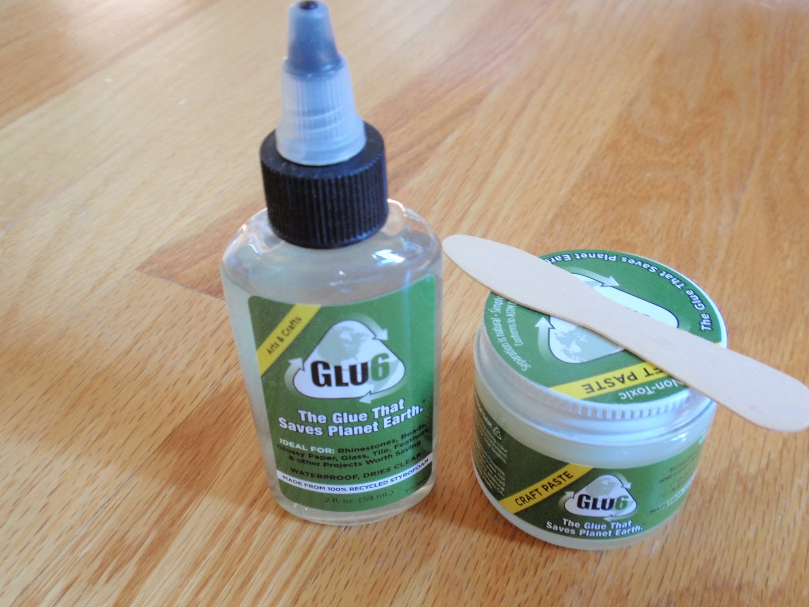 DIY by Design DIY Christmas Tree Using Ecofriendly Glue