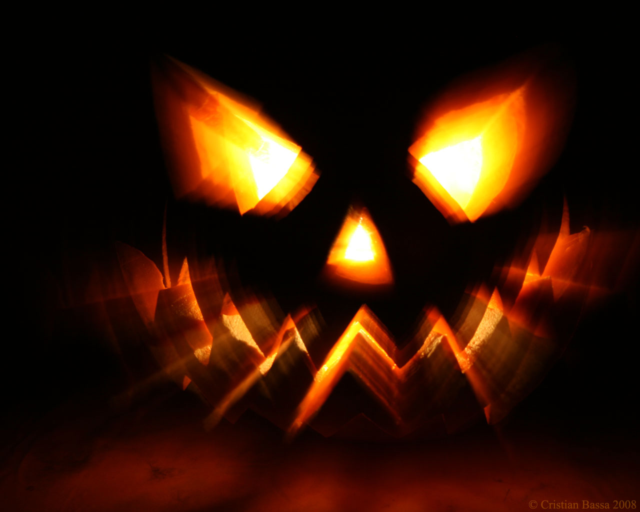 http://2.bp.blogspot.com/-Cix0POQJaVA/UIo7MqIf1rI/AAAAAAAAA7o/mn-_KIxJA3M/s1600/Scary_Halloween-Pictures.jpg